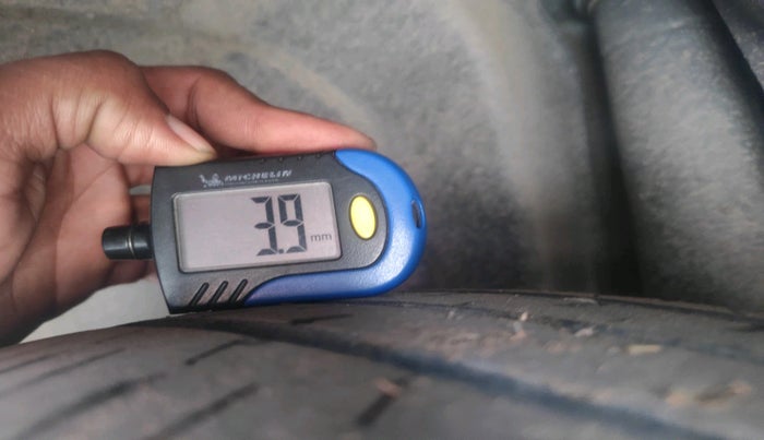 2021 Maruti XL6 ALPHA MT, Petrol, Manual, 57,550 km, tyre