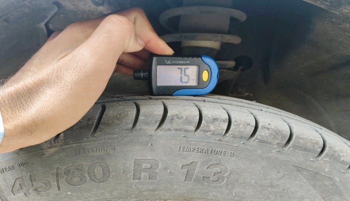 2011 Maruti Wagon R 1.0 LXI, Petrol, Manual, 47,782 km, tyre