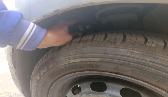 2011 Ford Figo ZXI 1.4 DIESEL, Diesel, Manual, 1,44,312 km, tyre