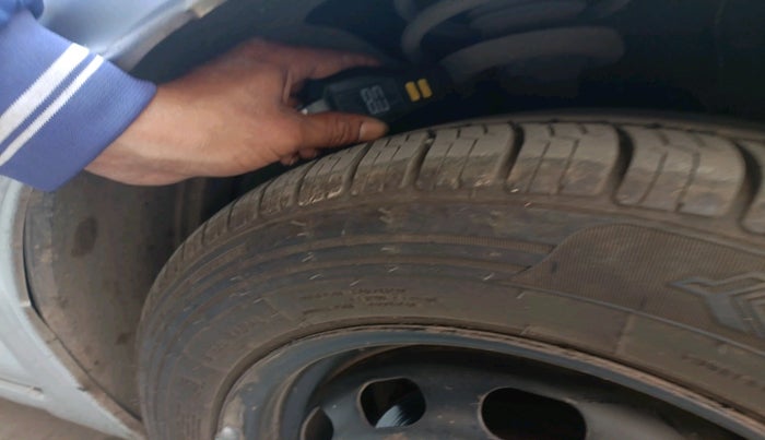 2011 Ford Figo ZXI 1.4 DIESEL, Diesel, Manual, 1,44,312 km, tyre