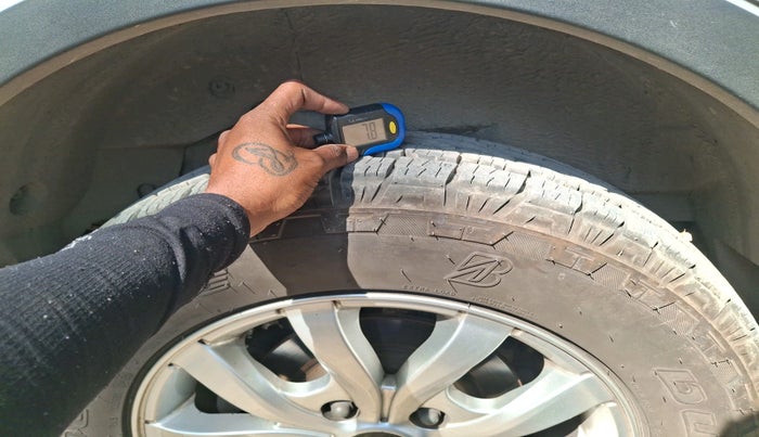 2018 Mahindra XUV500 W9 AT, Diesel, Automatic, 88,061 km, tyre