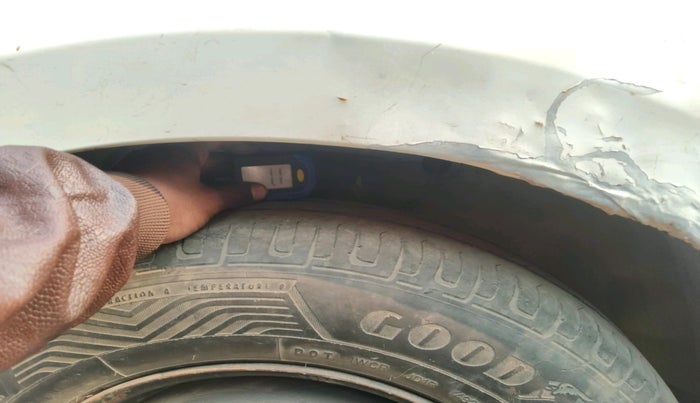 2018 Maruti Swift VXI, Petrol, Manual, 1,70,878 km, tyre