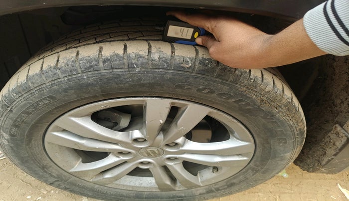 2017 Maruti Vitara Brezza ZDI PLUS DUAL TONE, Diesel, Manual, 45,633 km, tyre