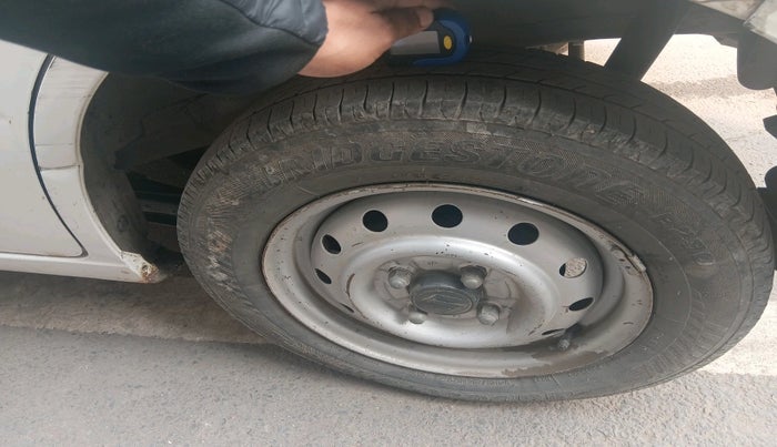 2011 Maruti Wagon R 1.0 LXI, Petrol, Manual, 2,85,080 km, tyre