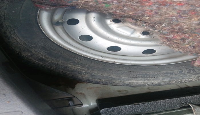 2011 Maruti Wagon R 1.0 LXI, Petrol, Manual, 2,85,080 km, tyre