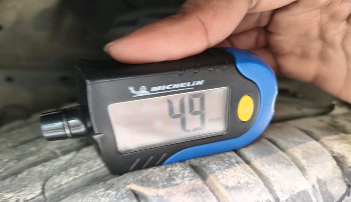 2016 Maruti Swift Dzire VXI, Petrol, Manual, 98,568 km, tyre