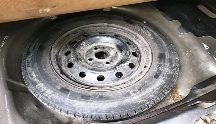 2016 Maruti Swift Dzire VXI, Petrol, Manual, 98,568 km, tyre