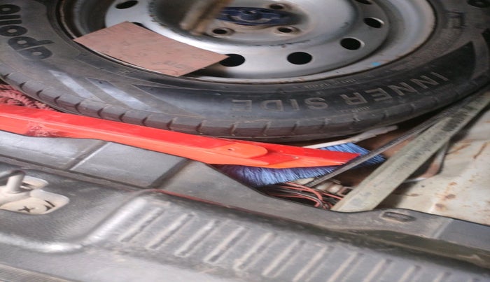 2017 Maruti Dzire LDI, Diesel, Manual, 1,62,912 km, tyre