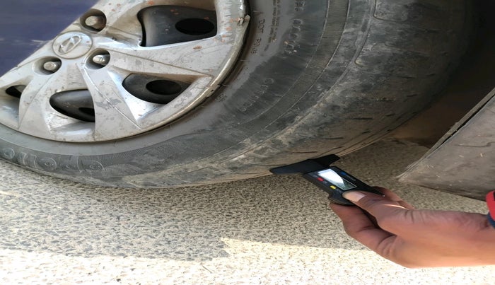 2016 Hyundai Elite i20 SPORTZ 1.4 CRDI, Diesel, Manual, 1,43,722 km, tyre