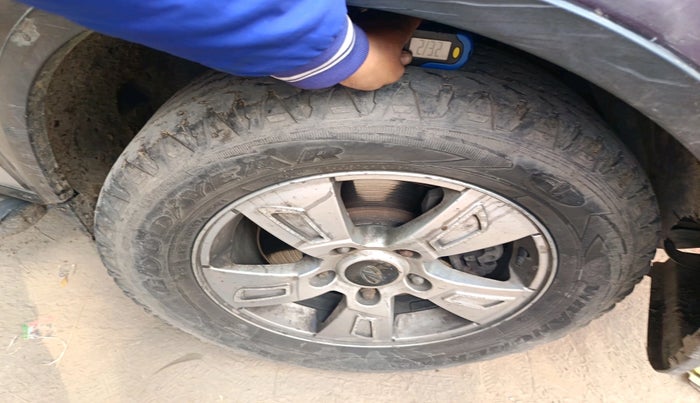 2013 Mahindra XUV500 W8, Diesel, Manual, 73,010 km, tyre