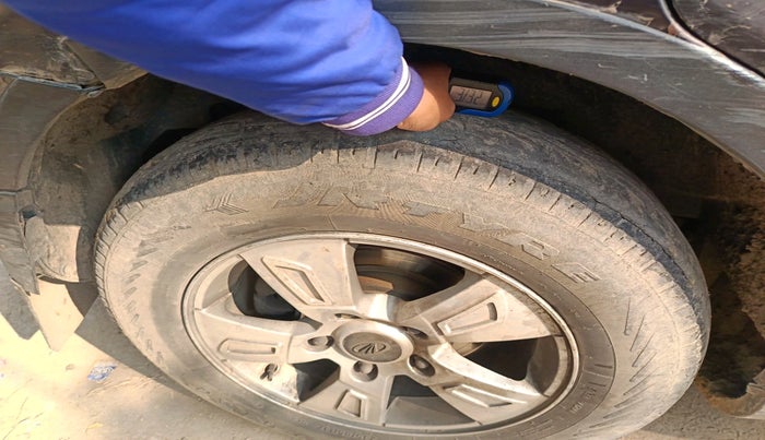 2013 Mahindra XUV500 W8, Diesel, Manual, 73,010 km, tyre