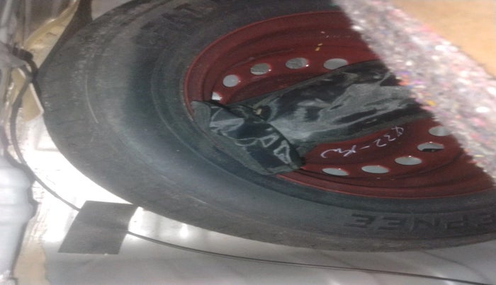 2022 Renault Kwid CLIMBER AMT 1.0, Petrol, Automatic, 27,820 km, tyre