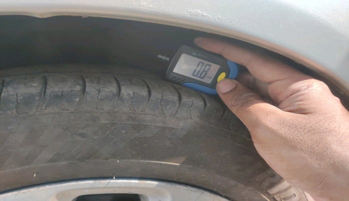 2011 Ford Figo TITANIUM 1.2 PETROL, Petrol, Manual, 45,739 km, tyre