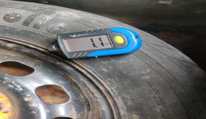 2011 Ford Figo TITANIUM 1.2 PETROL, Petrol, Manual, 45,739 km, tyre