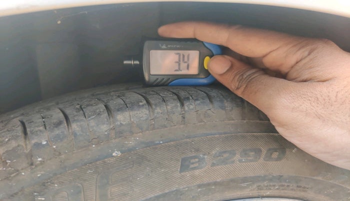 2011 Ford Figo TITANIUM 1.2 PETROL, Petrol, Manual, 45,739 km, tyre