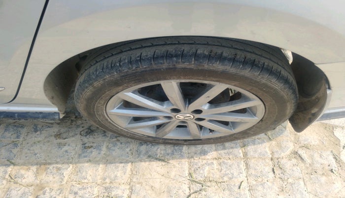 2019 Volkswagen Vento 1.2 TSI HIGHLINE PLUS AT, Petrol, Automatic, 45,423 km, tyre