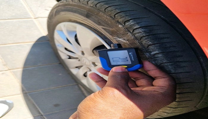 2016 Maruti Baleno DELTA PETROL 1.2, Petrol, Manual, 1,03,797 km, tyre