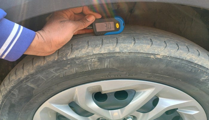 2022 KIA CARENS PREMIUM 1.4 PETROL 7 STR, Petrol, Manual, 48,892 km, tyre