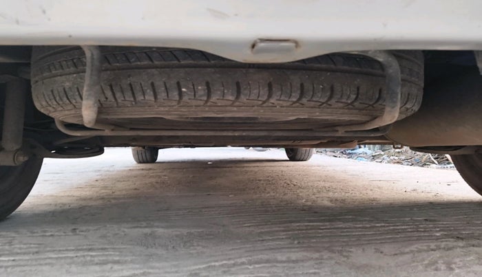 2018 Maruti Ertiga VXI, Petrol, Manual, 61,965 km, tyre