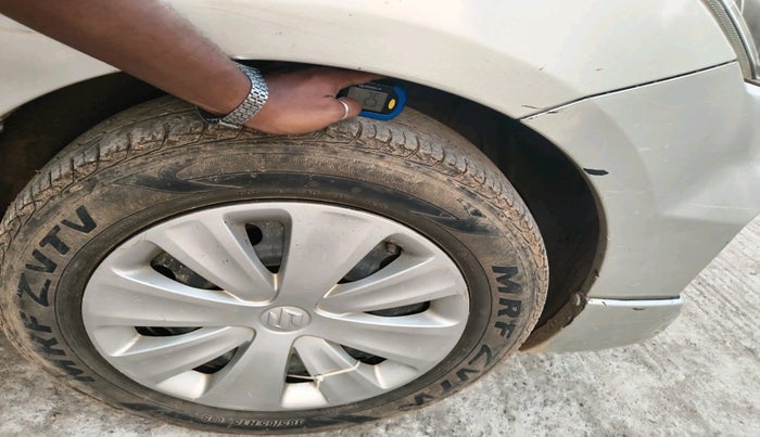 2018 Maruti Ertiga VXI, Petrol, Manual, 61,965 km, tyre