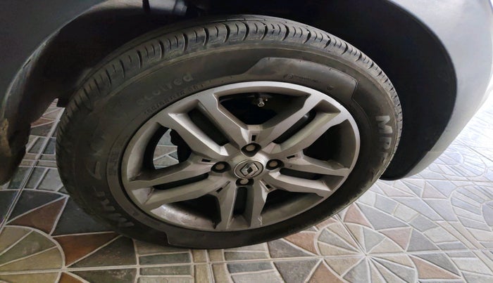 2023 Renault TRIBER RXZ, Petrol, Manual, 18,151 km, tyre