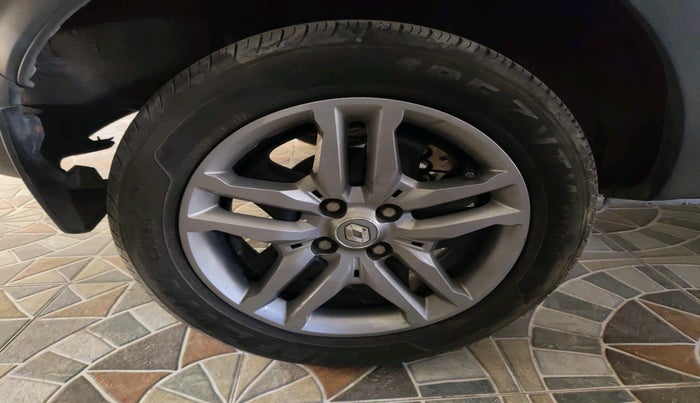 2023 Renault TRIBER RXZ, Petrol, Manual, 18,151 km, tyre