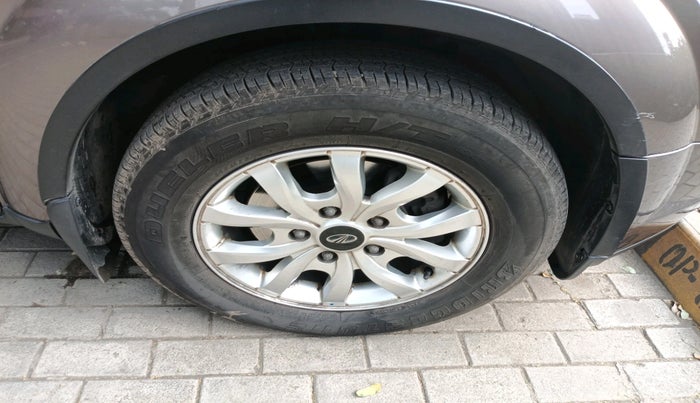 2018 Mahindra XUV500 W9, Diesel, Manual, 1,30,656 km, tyre