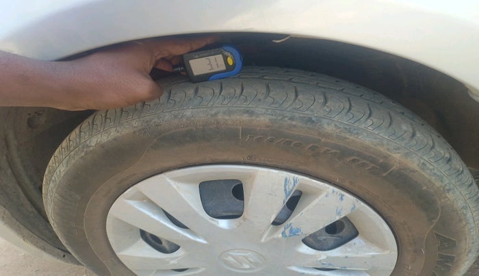 2014 Maruti Swift VXI, Petrol, Manual, 42,643 km, tyre