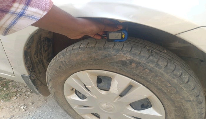 2014 Maruti Swift VXI, Petrol, Manual, 42,643 km, tyre