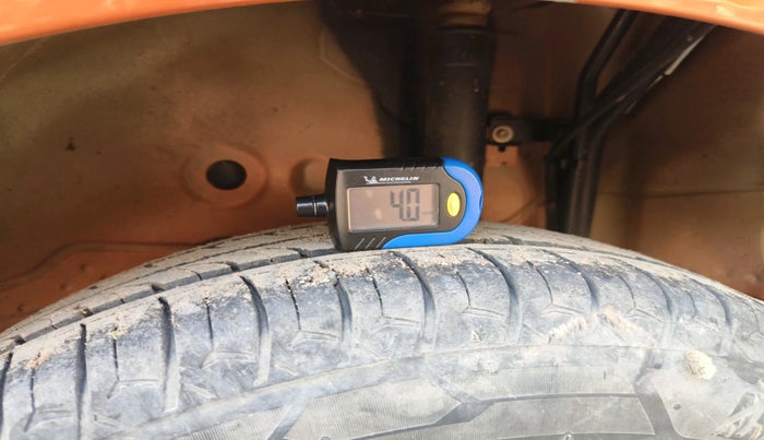 2014 Ford Ecosport AMBIENTE 1.5L DIESEL, Diesel, Manual, 98,880 km, tyre