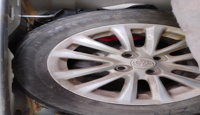 2011 Toyota Etios G, Petrol, Manual, 76,973 km, tyre