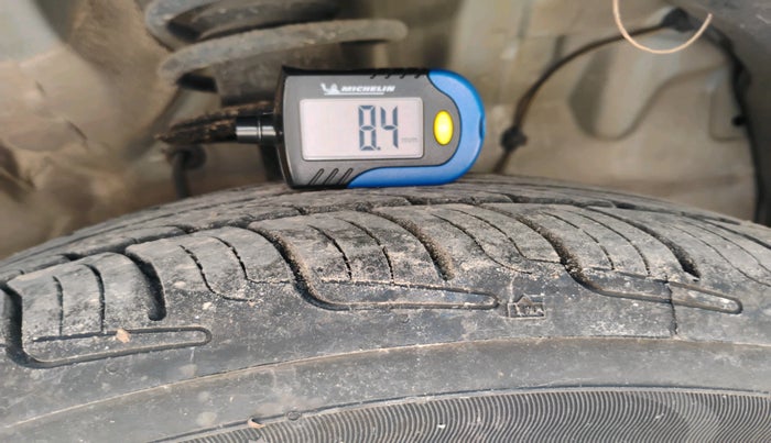 2011 Toyota Etios G, Petrol, Manual, 76,973 km, tyre