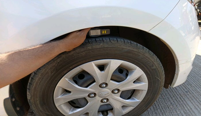 2016 Hyundai Grand i10 SPORTZ 1.2 KAPPA VTVT, Petrol, Manual, 64,883 km, tyre