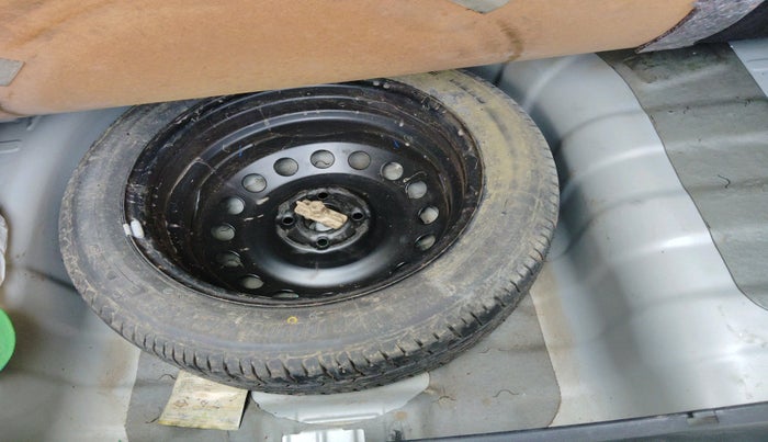 2014 Hyundai Verna FLUIDIC 1.6 VTVT SX, Petrol, Manual, 52,020 km, tyre