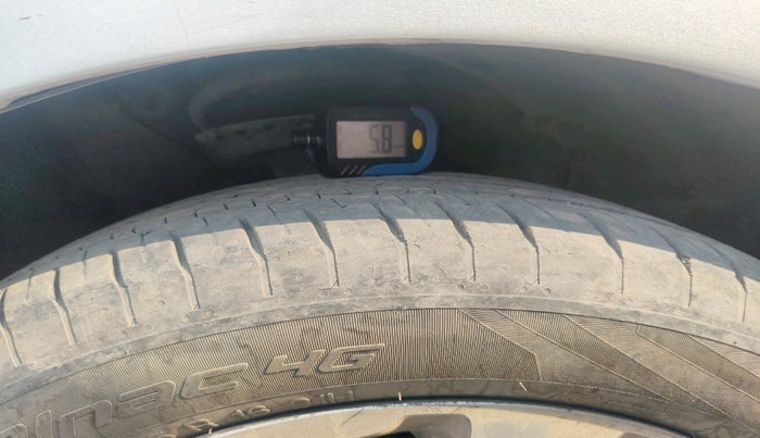 2015 Hyundai Elite i20 ASTA 1.4 CRDI, Diesel, Manual, 1,38,551 km, tyre