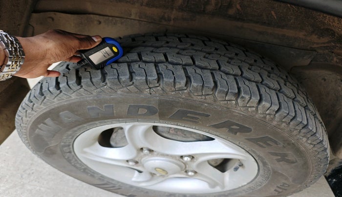 2011 Mahindra Scorpio VLX 2WD, Diesel, Manual, 1,49,560 km, tyre