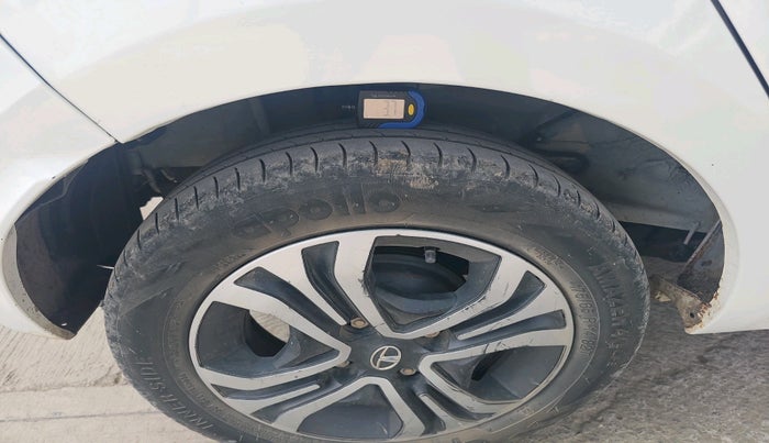 2019 Tata Tiago XZ PETROL, Petrol, Manual, 79,600 km, tyre