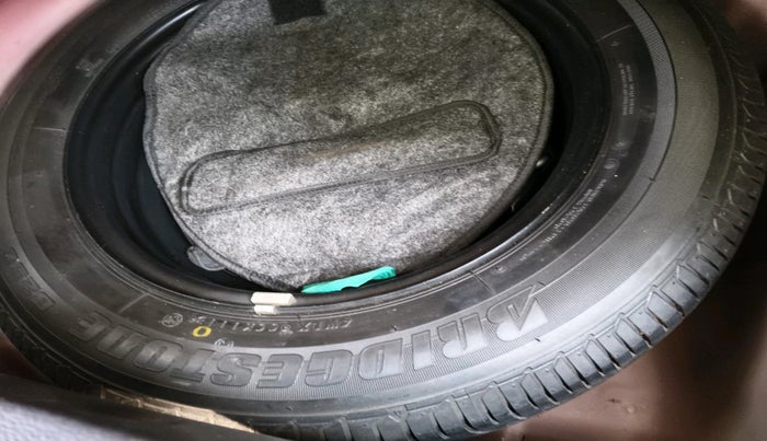 2018 Hyundai Elite i20 ASTA 1.4 CRDI DUAL TONE, Diesel, Manual, 1,69,688 km, tyre