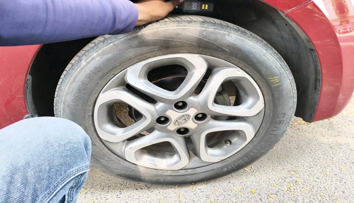 2018 Hyundai Elite i20 ASTA 1.4 CRDI DUAL TONE, Diesel, Manual, 1,69,688 km, tyre