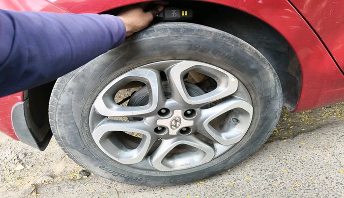 2018 Hyundai Elite i20 ASTA 1.4 CRDI DUAL TONE, Diesel, Manual, 1,69,688 km, tyre