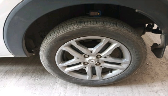 2020 Renault TRIBER RXZ, Petrol, Manual, 3,986 km, tyre