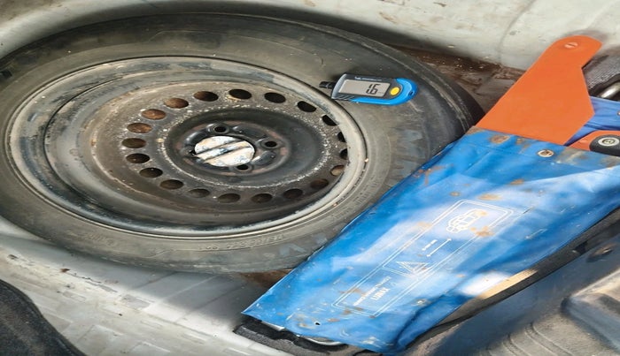 2015 Honda Amaze 1.2L I-VTEC S, Petrol, Manual, 1,51,292 km, tyre