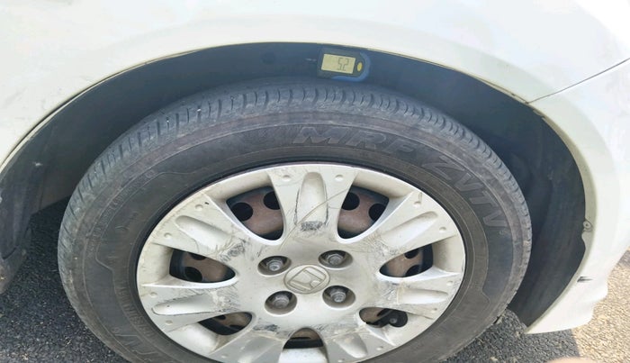 2015 Honda Amaze 1.2L I-VTEC S, Petrol, Manual, 1,51,292 km, tyre