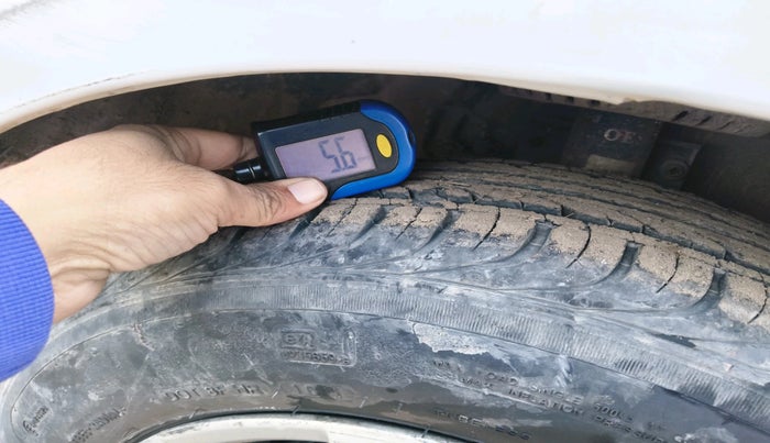 2011 Skoda Fabia ACTIVE 1.2 MPI, Petrol, Manual, 1,06,314 km, tyre