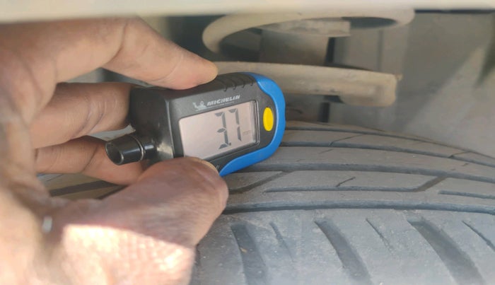 2018 Jeep Compass LIMITED 2.0 DIESEL, Diesel, Manual, 1,82,759 km, tyre