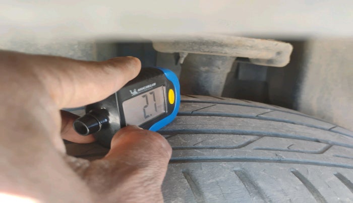 2018 Jeep Compass LIMITED 2.0 DIESEL, Diesel, Manual, 1,82,759 km, tyre