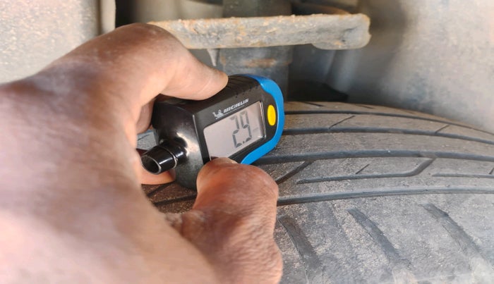 2018 Jeep Compass LIMITED 2.0 DIESEL, Diesel, Manual, 1,82,759 km, tyre