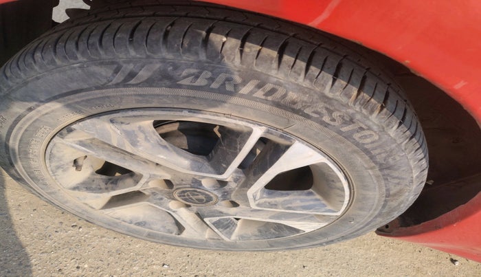 2020 Tata Tiago XZ PLUS PETROL, Petrol, Manual, 65,898 km, tyre