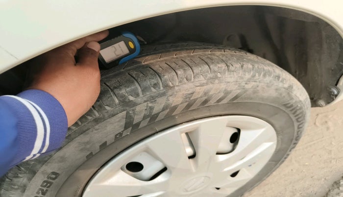 2017 Maruti Swift Dzire LDI, Diesel, Manual, 98,394 km, tyre