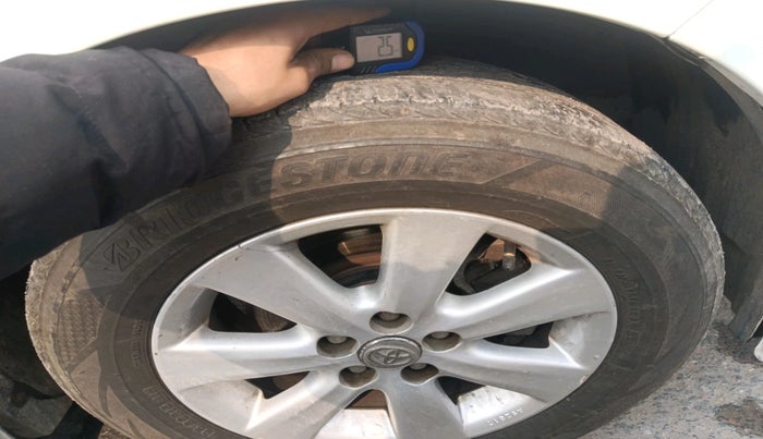 2014 Toyota Corolla Altis G PETROL, Petrol, Manual, 85,920 km, tyre